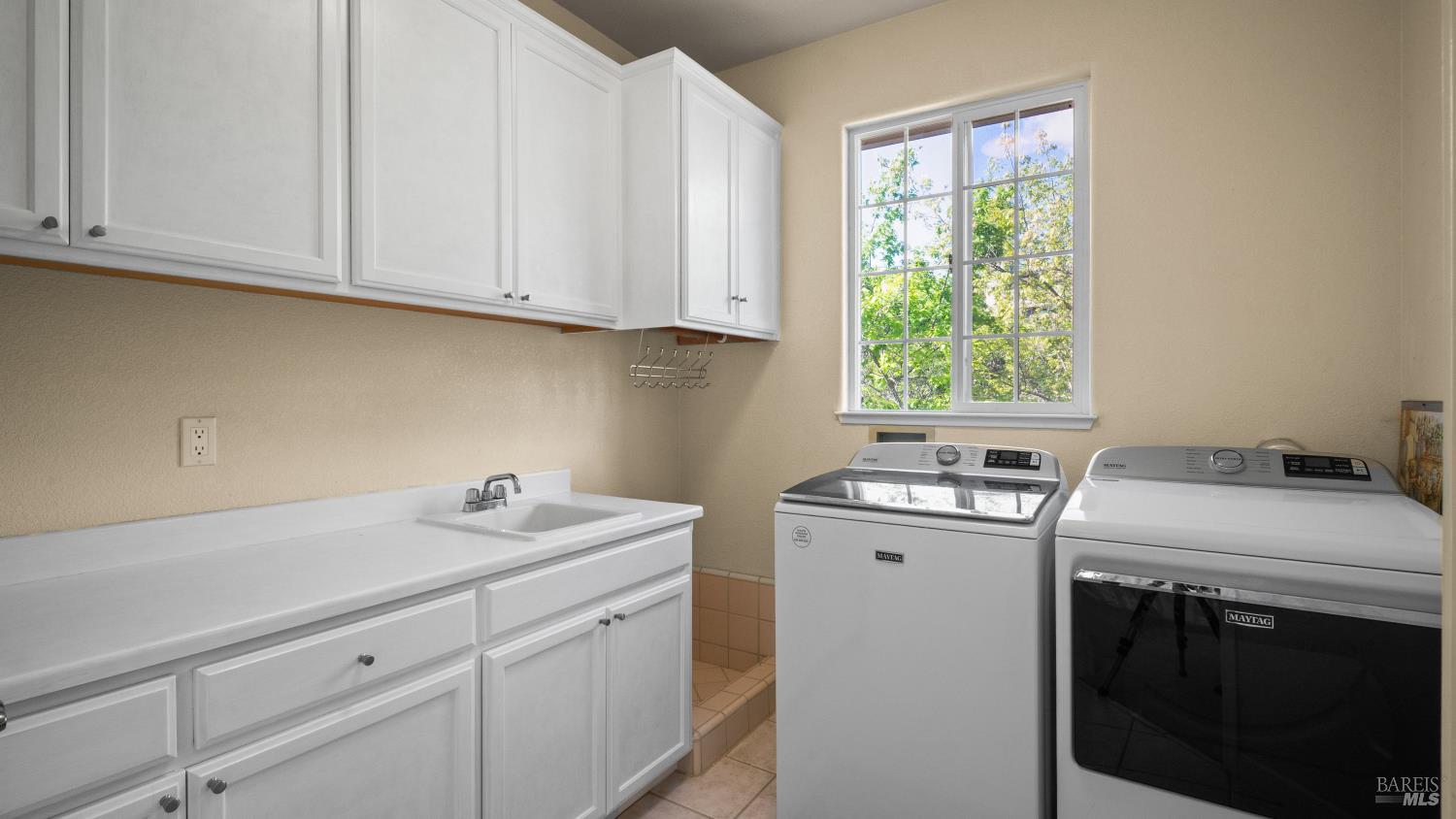 4742 Livingstone Place Santa Rosa CA 95405