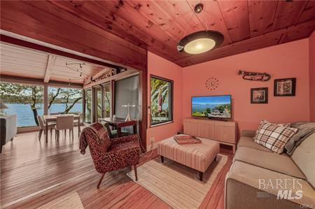 9865 E Highway 20 Clearlake Oaks CA 95423