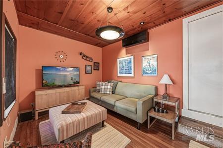 9865 E Highway 20 Clearlake Oaks CA 95423