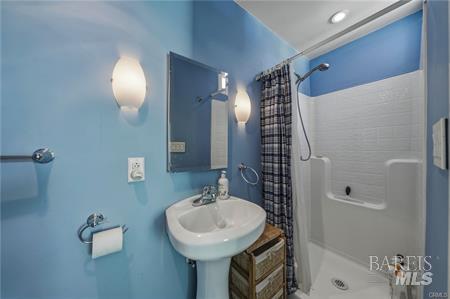 9865 E Highway 20 Clearlake Oaks CA 95423