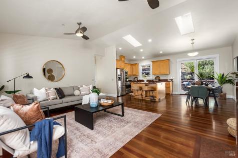 1026 Sunset Drive Healdsburg CA 95448