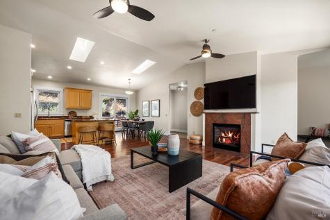 1026 Sunset Drive Healdsburg CA 95448