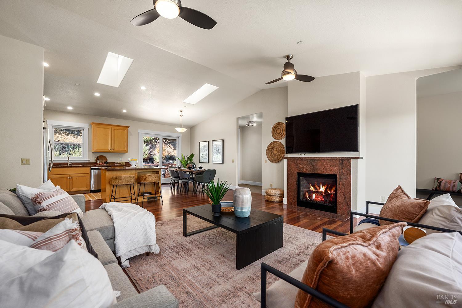 1026 Sunset Drive Healdsburg CA 95448