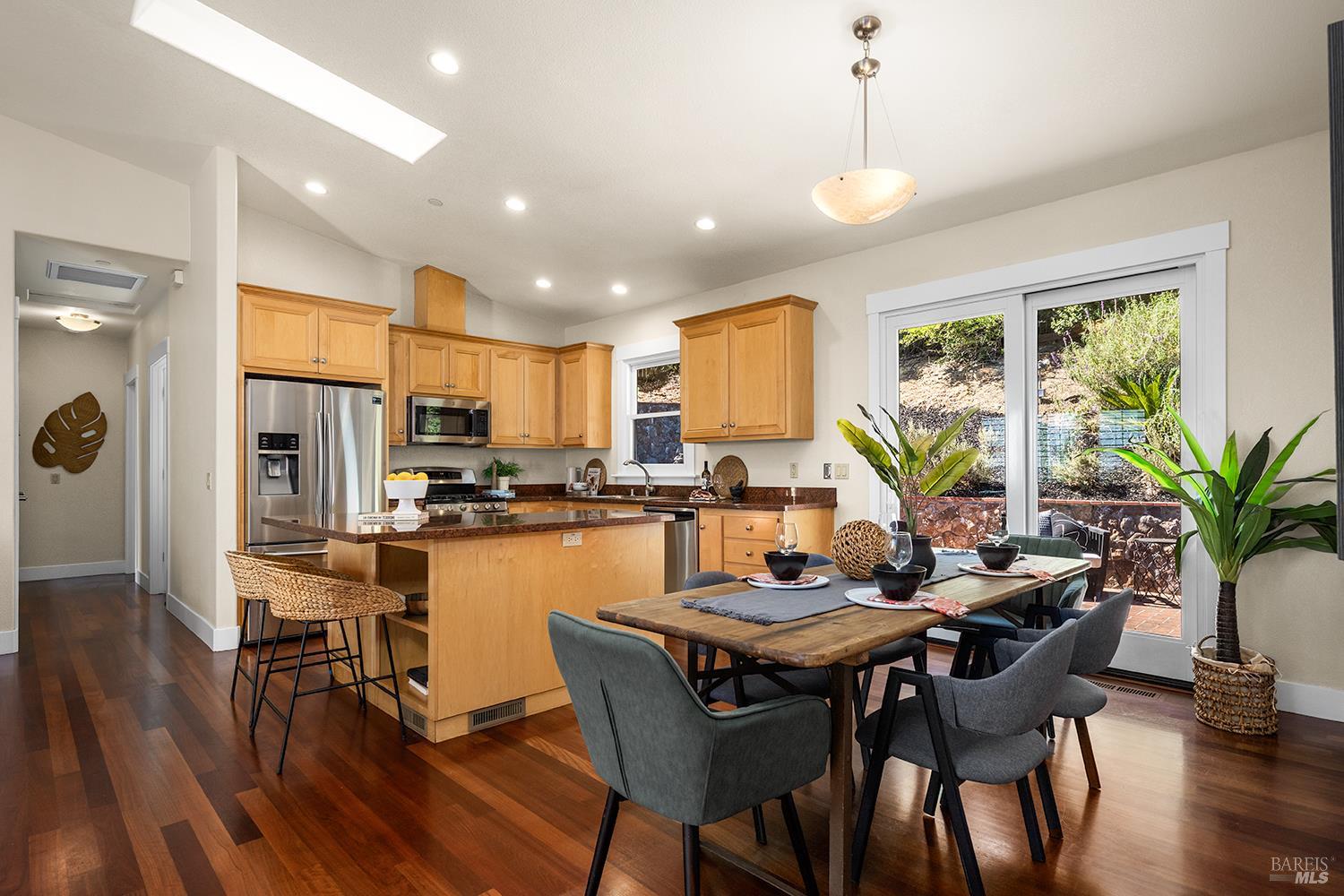 1026 Sunset Drive Healdsburg CA 95448