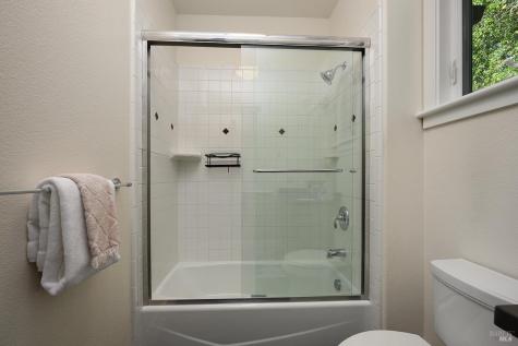 1026 Sunset Drive Healdsburg CA 95448