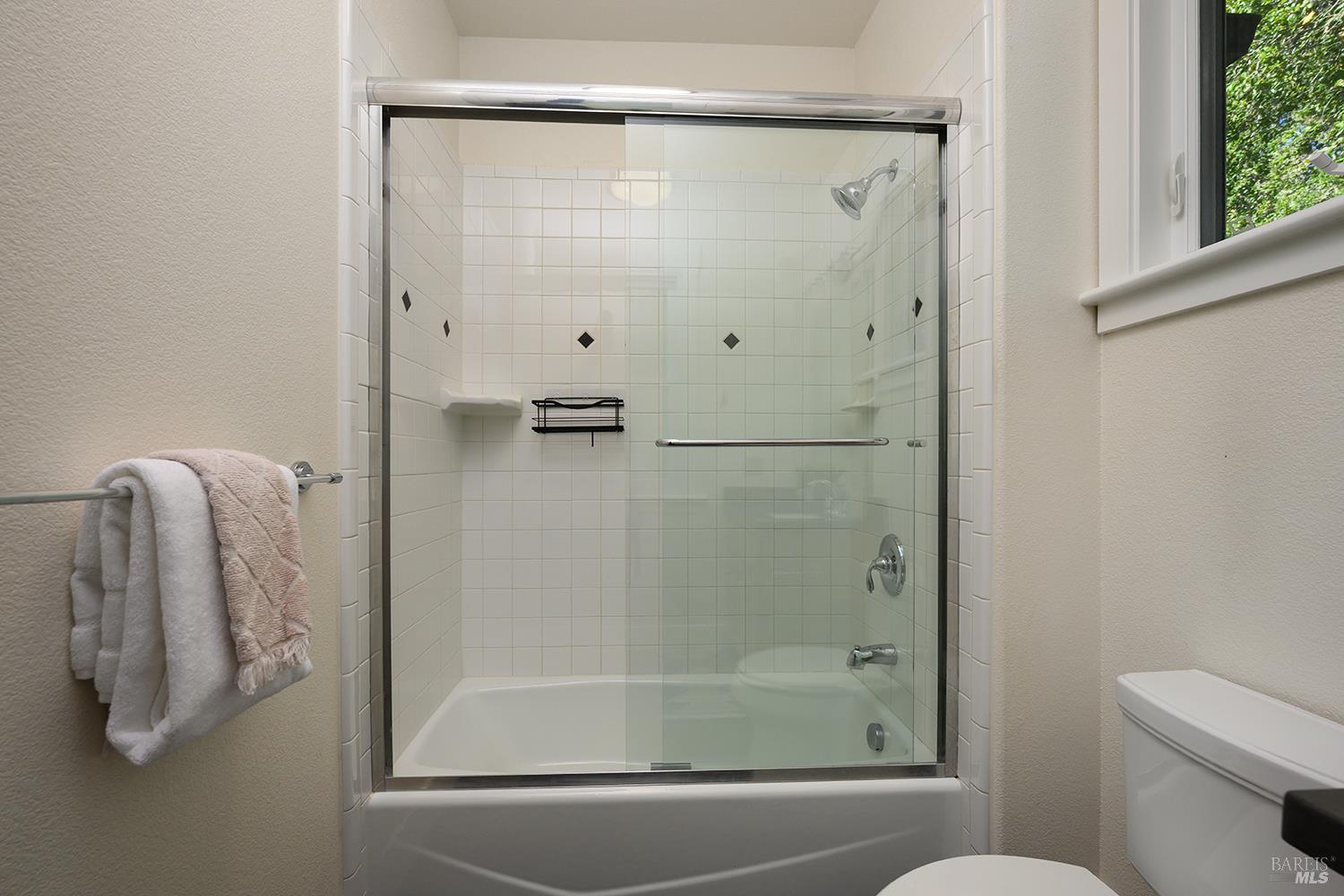 1026 Sunset Drive Healdsburg CA 95448