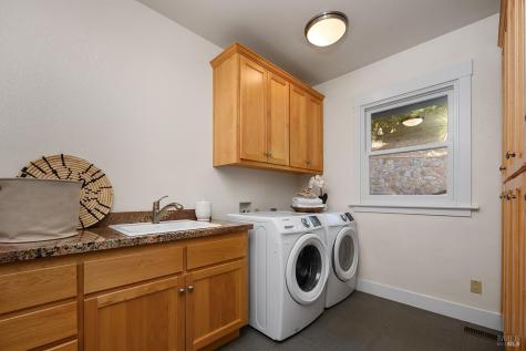 1026 Sunset Drive Healdsburg CA 95448