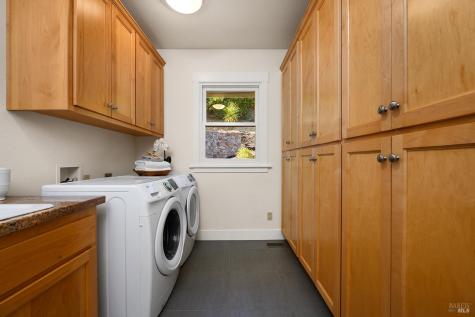 1026 Sunset Drive Healdsburg CA 95448