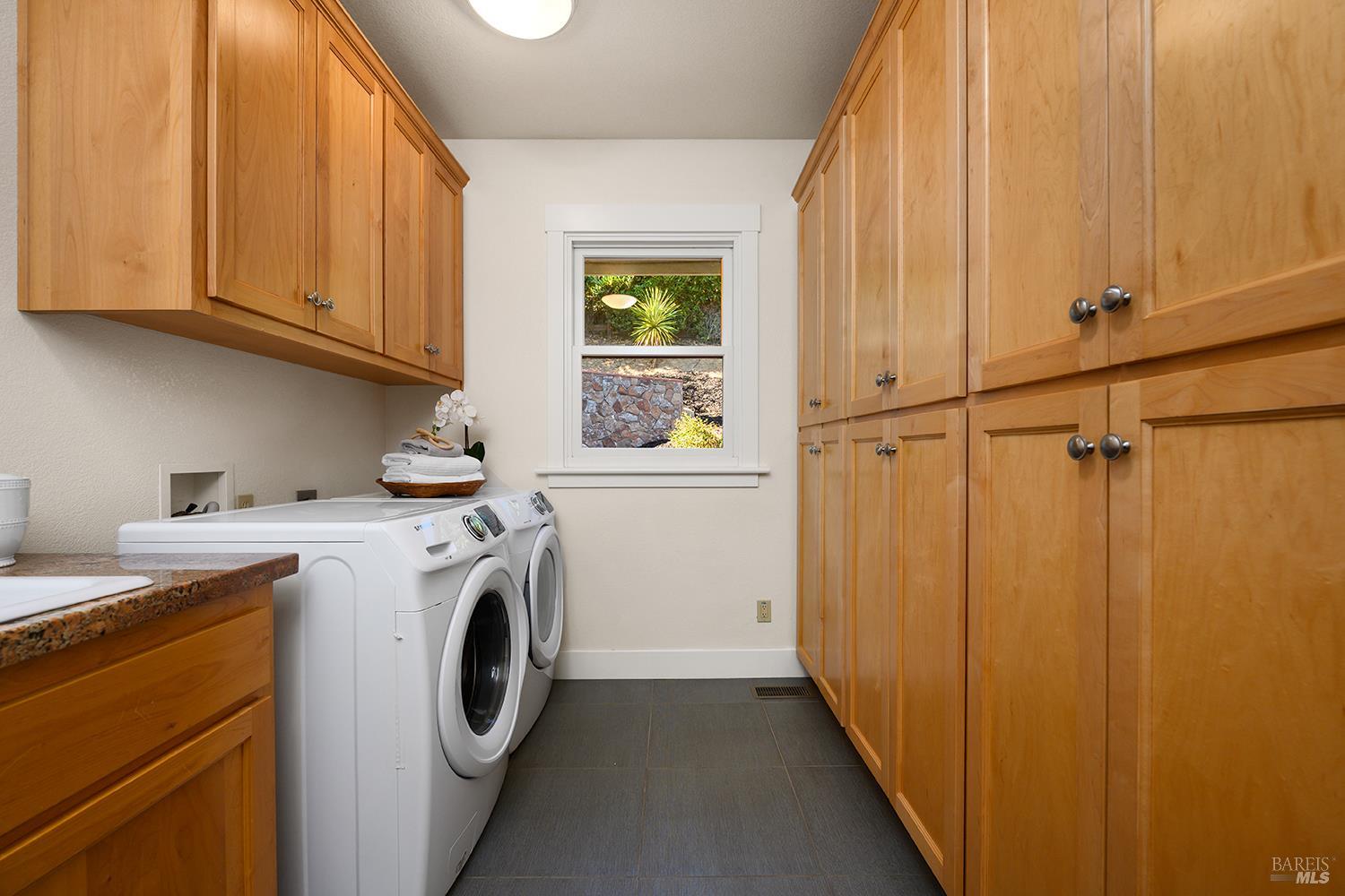 1026 Sunset Drive Healdsburg CA 95448