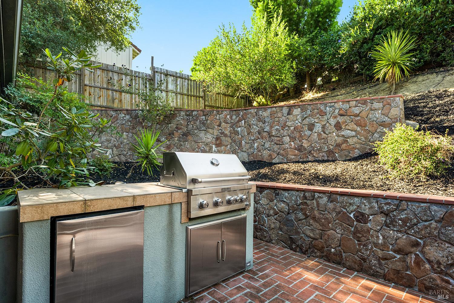 1026 Sunset Drive Healdsburg CA 95448