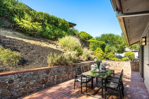 1026 Sunset Drive Healdsburg CA 95448