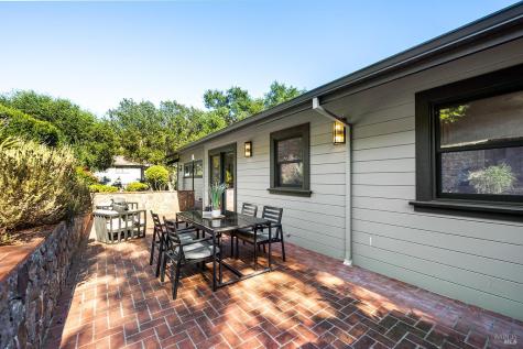 1026 Sunset Drive Healdsburg CA 95448