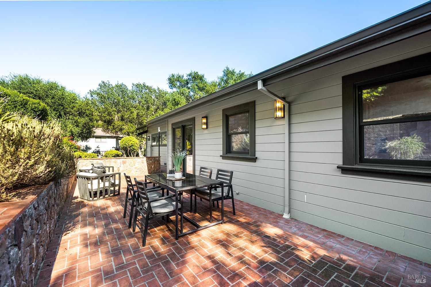 1026 Sunset Drive Healdsburg CA 95448