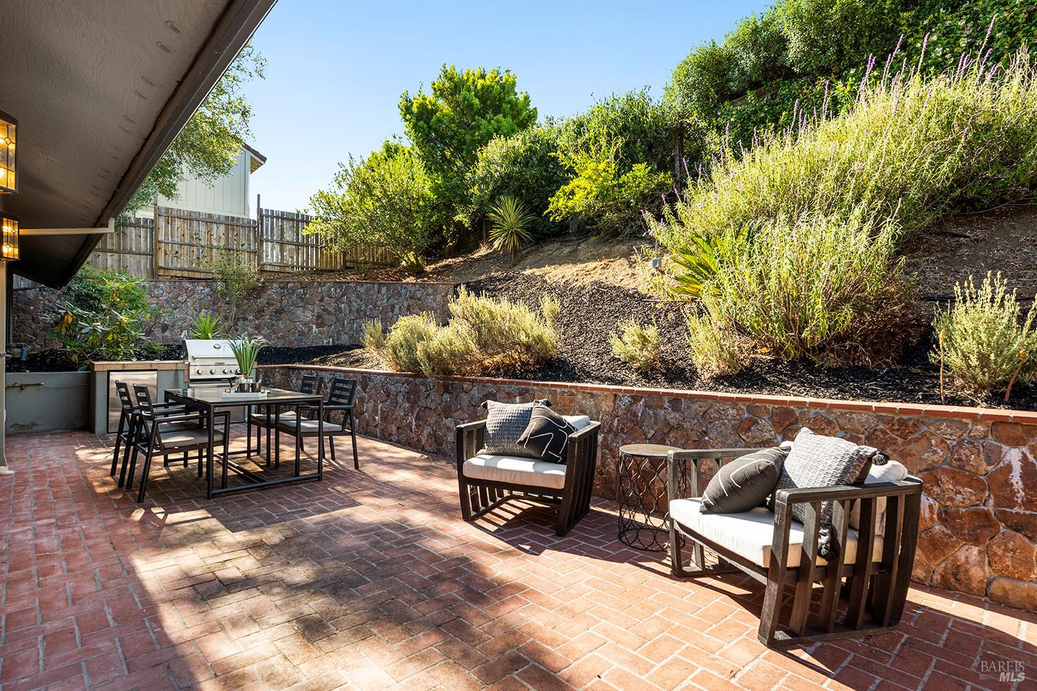 1026 Sunset Drive Healdsburg CA 95448