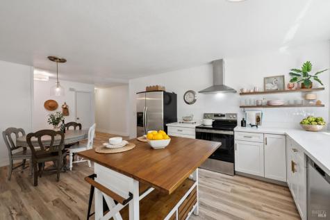 985 Emily Avenue Rohnert Park CA 94928
