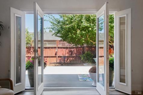 985 Emily Avenue Rohnert Park CA 94928