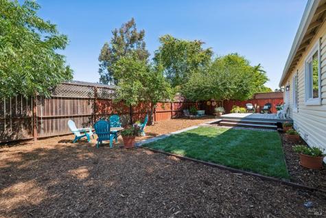 985 Emily Avenue Rohnert Park CA 94928