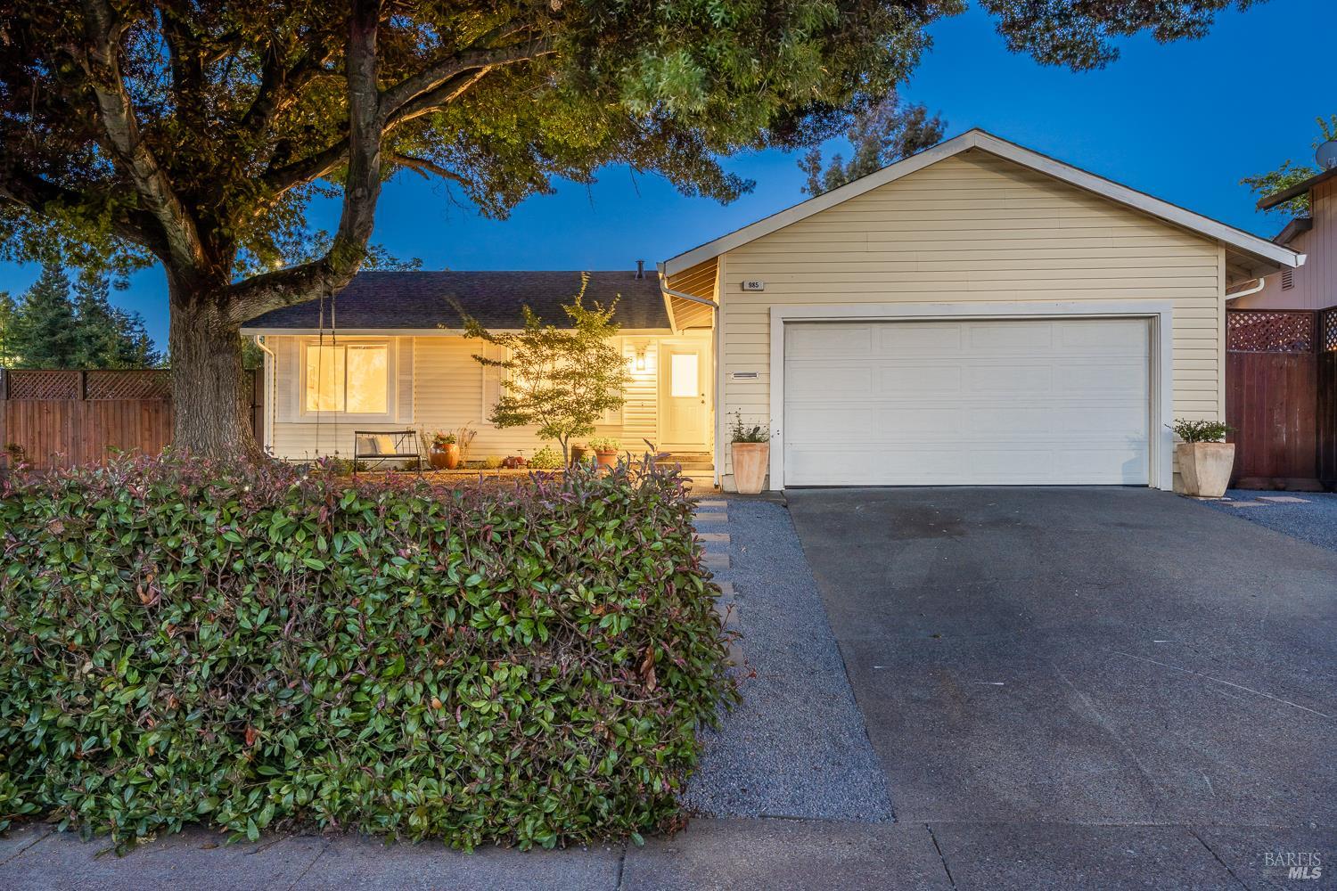 985 Emily Avenue Rohnert Park CA 94928