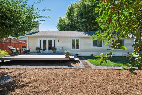 985 Emily Avenue Rohnert Park CA 94928