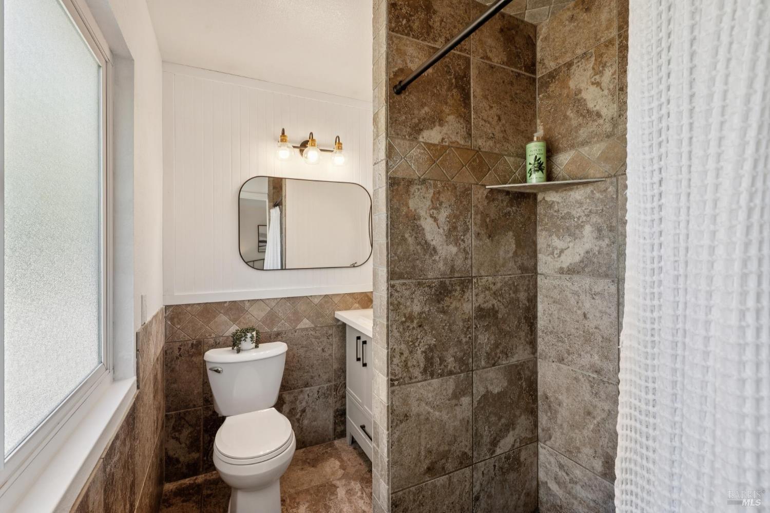 985 Emily Avenue Rohnert Park CA 94928