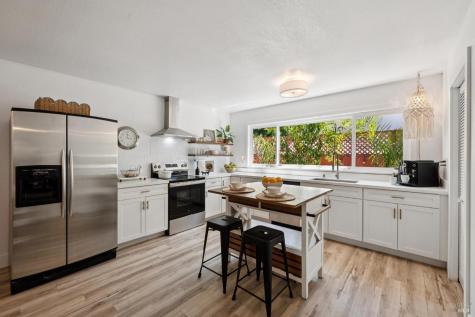 985 Emily Avenue Rohnert Park CA 94928