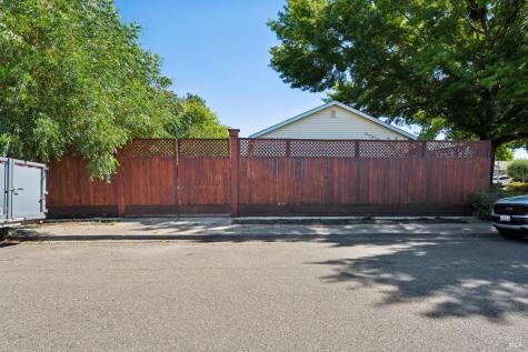 985 Emily Avenue Rohnert Park CA 94928