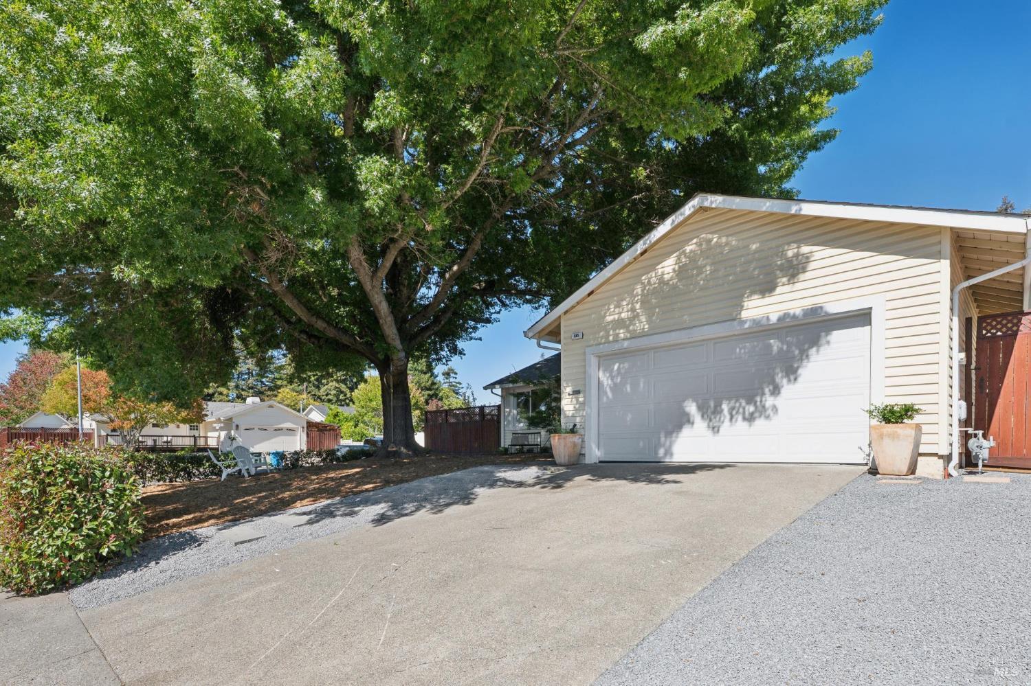 985 Emily Avenue Rohnert Park CA 94928