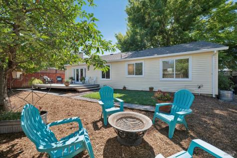 985 Emily Avenue Rohnert Park CA 94928
