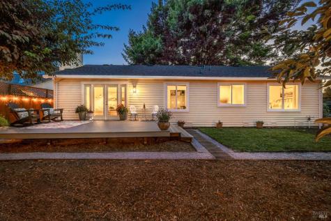 985 Emily Avenue Rohnert Park CA 94928