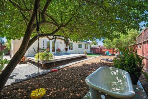 985 Emily Avenue Rohnert Park CA 94928