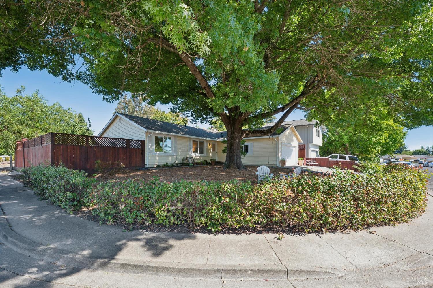 985 Emily Avenue Rohnert Park CA 94928