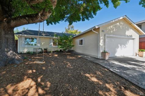 985 Emily Avenue Rohnert Park CA 94928