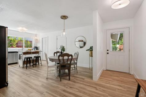 985 Emily Avenue Rohnert Park CA 94928