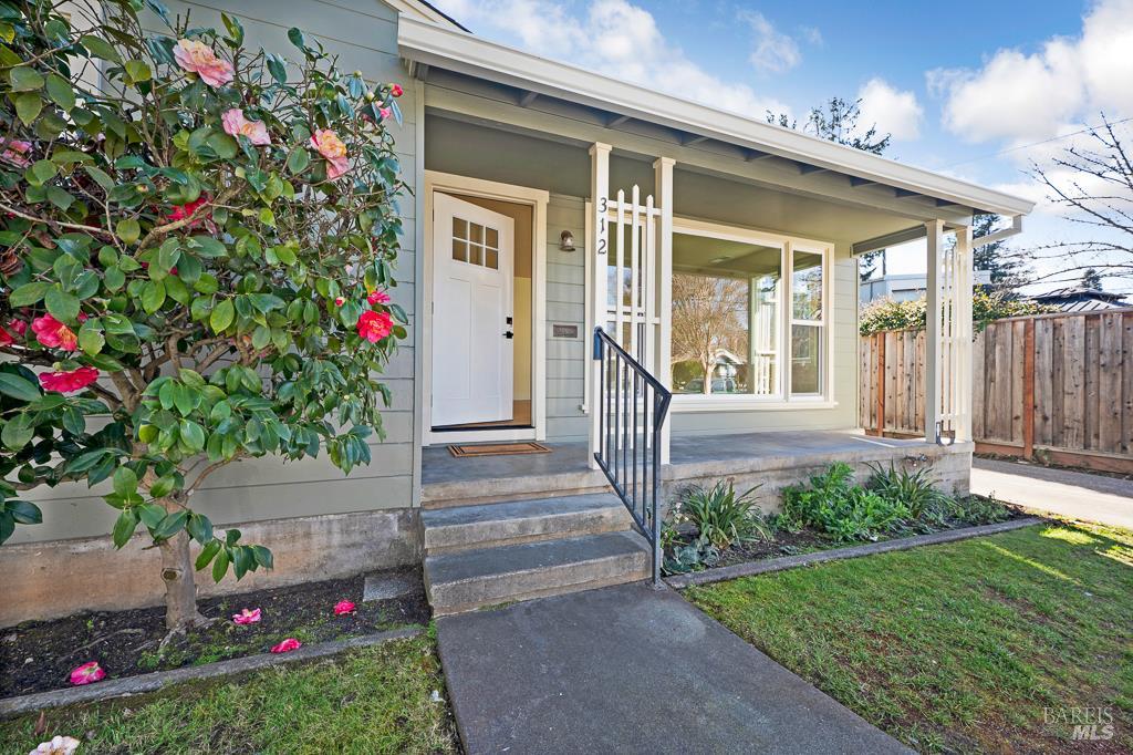 312 Benton Street Santa Rosa CA 95401