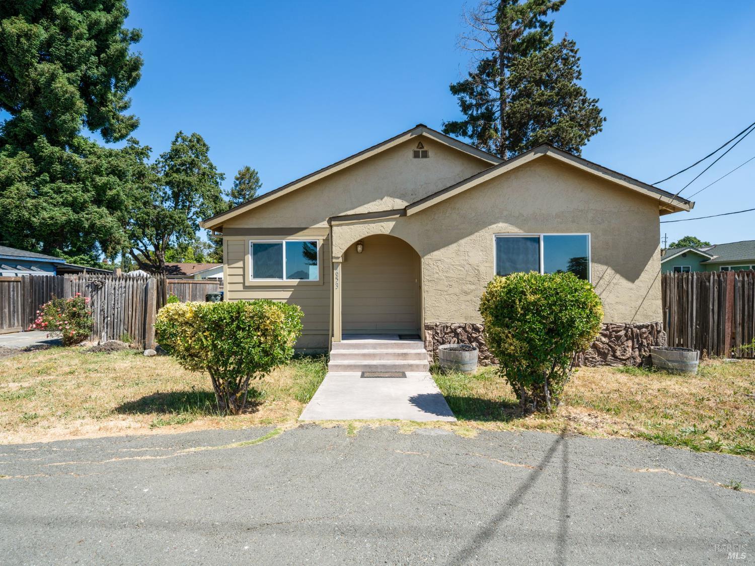1653 Hearn Avenue Santa Rosa CA 95407