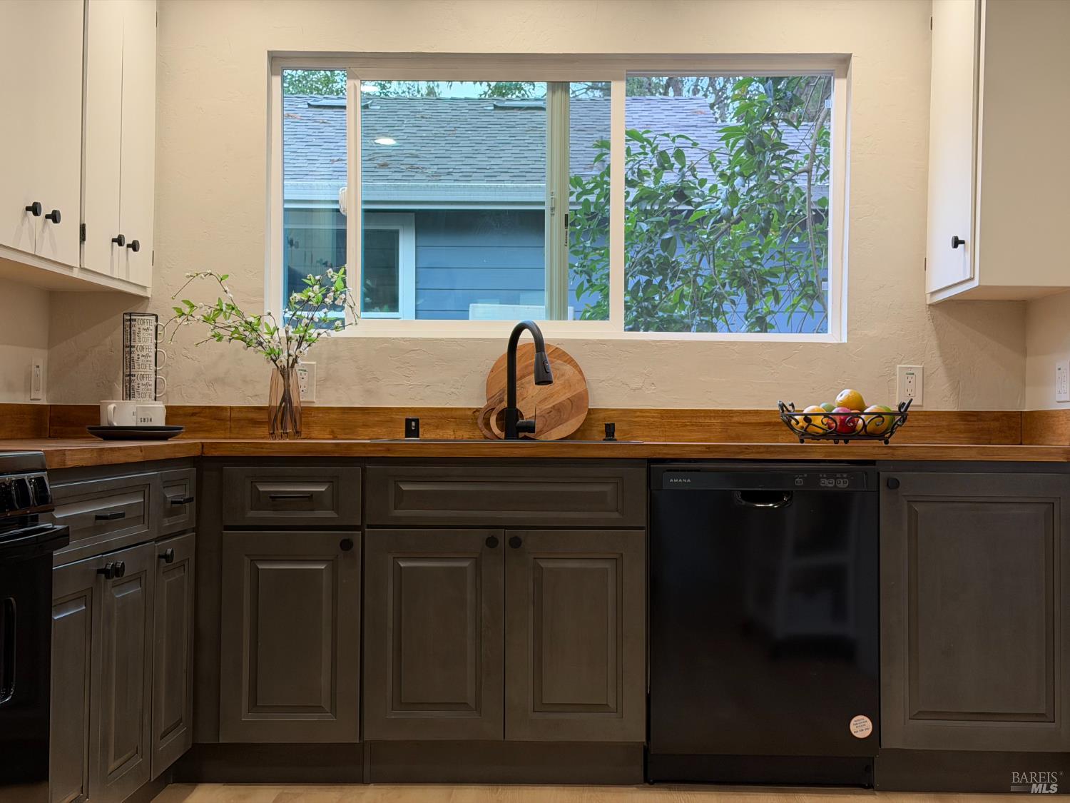16344 5th Street Guerneville CA 95446