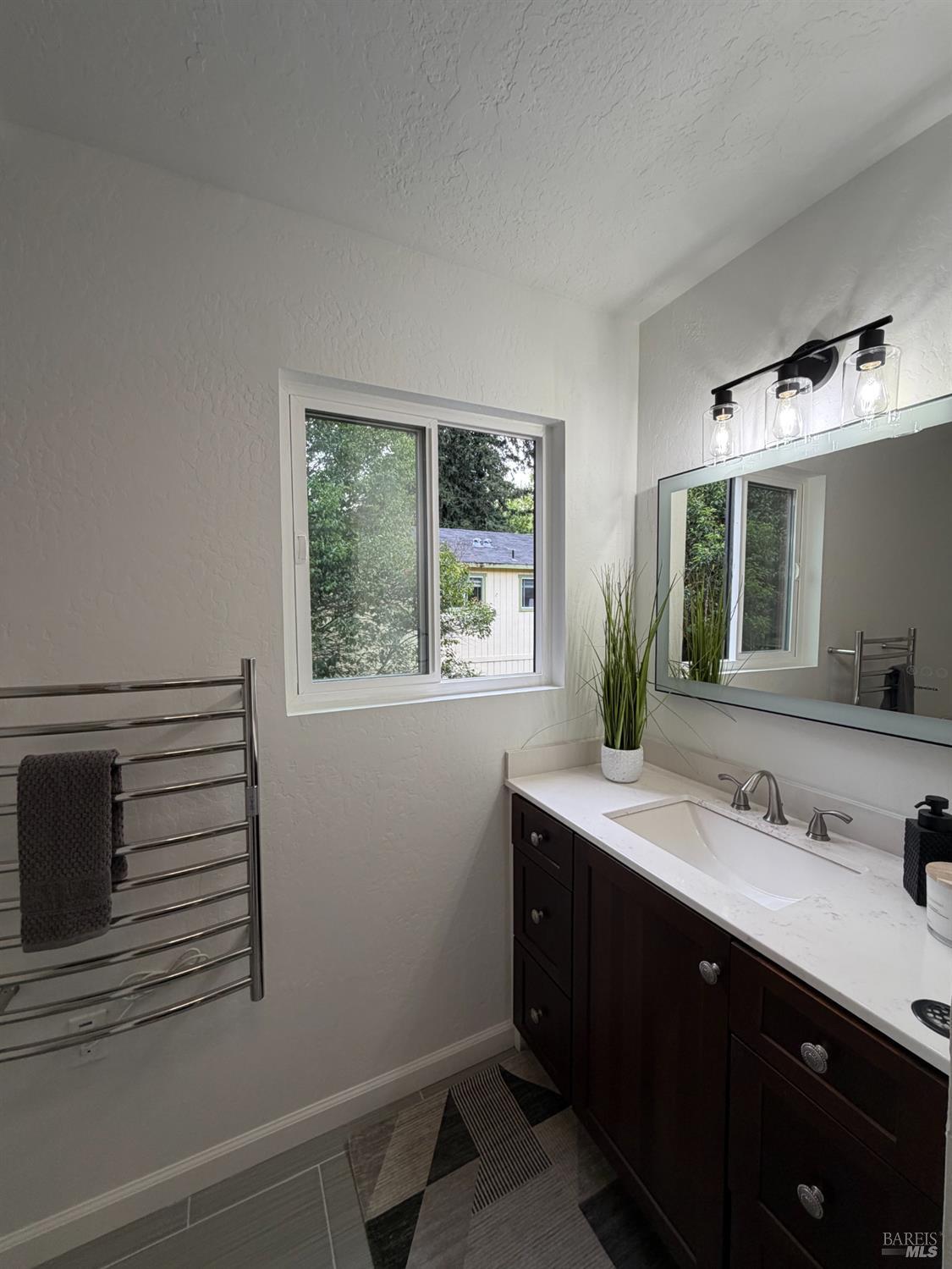16344 5th Street Guerneville CA 95446