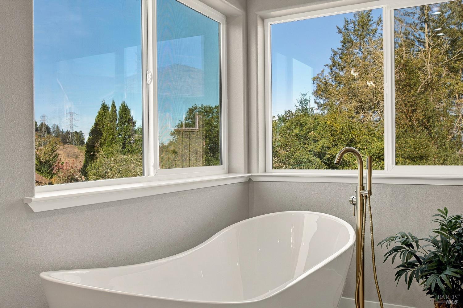 3695 Wyndemere Circle Santa Rosa CA 95403