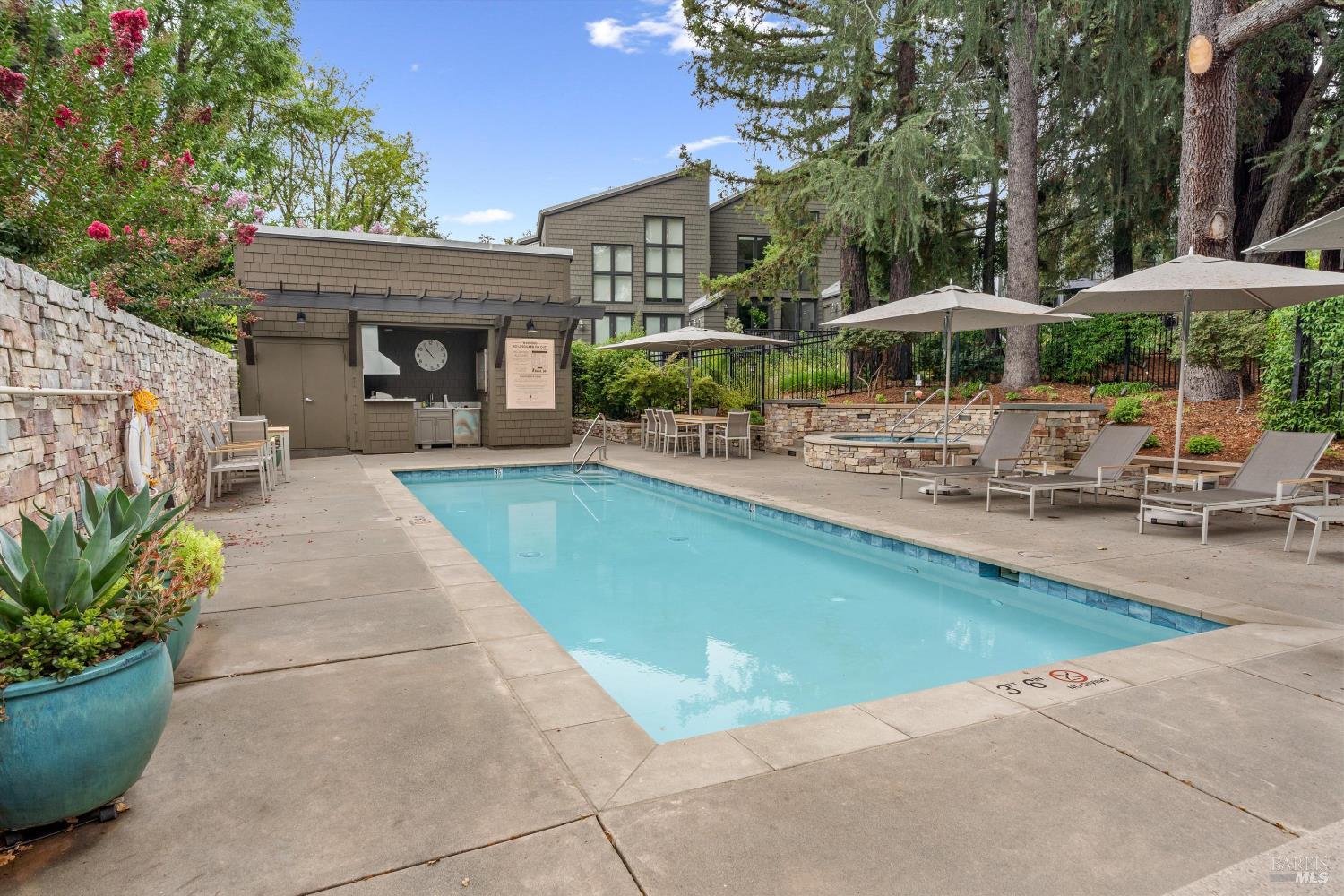532 Grove Street Healdsburg CA 95448