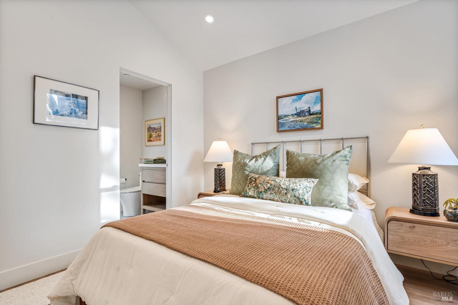 532 Grove Street Healdsburg CA 95448