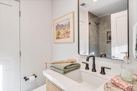 532 Grove Street Healdsburg CA 95448