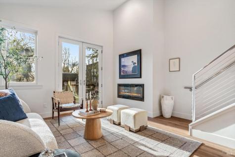 532 Grove Street Healdsburg CA 95448