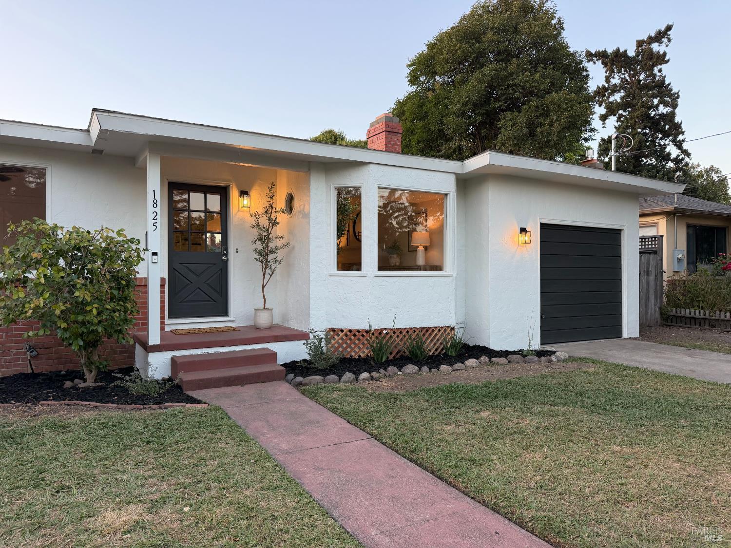 1825 Robin Hood Lane Santa Rosa CA 95405