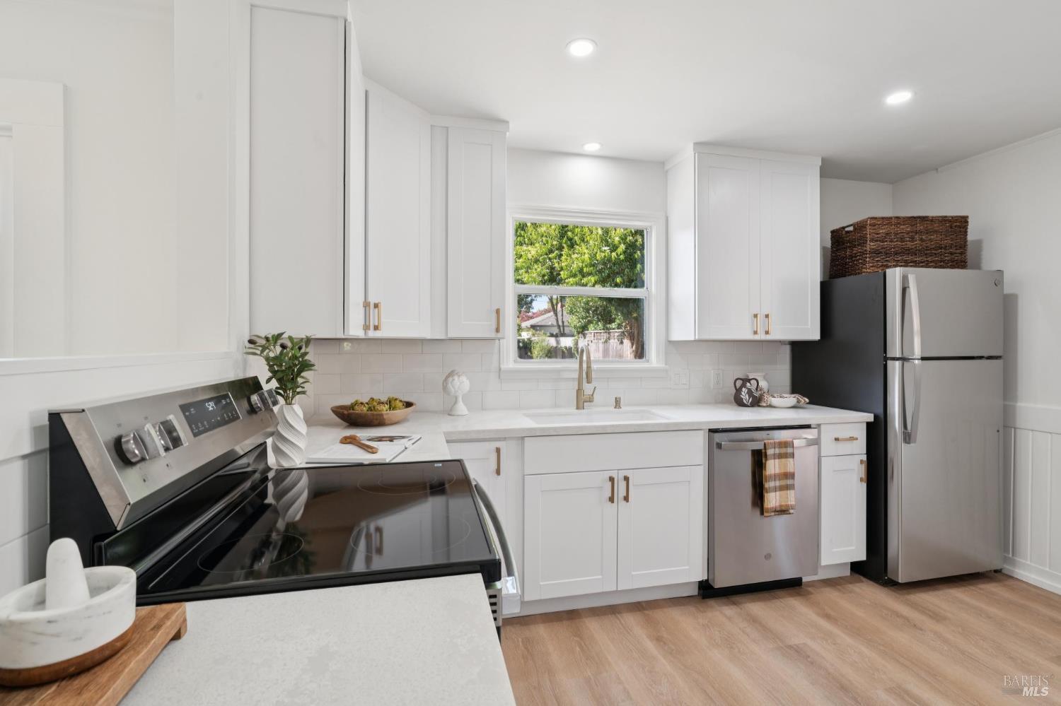 1825 Robin Hood Lane Santa Rosa CA 95405