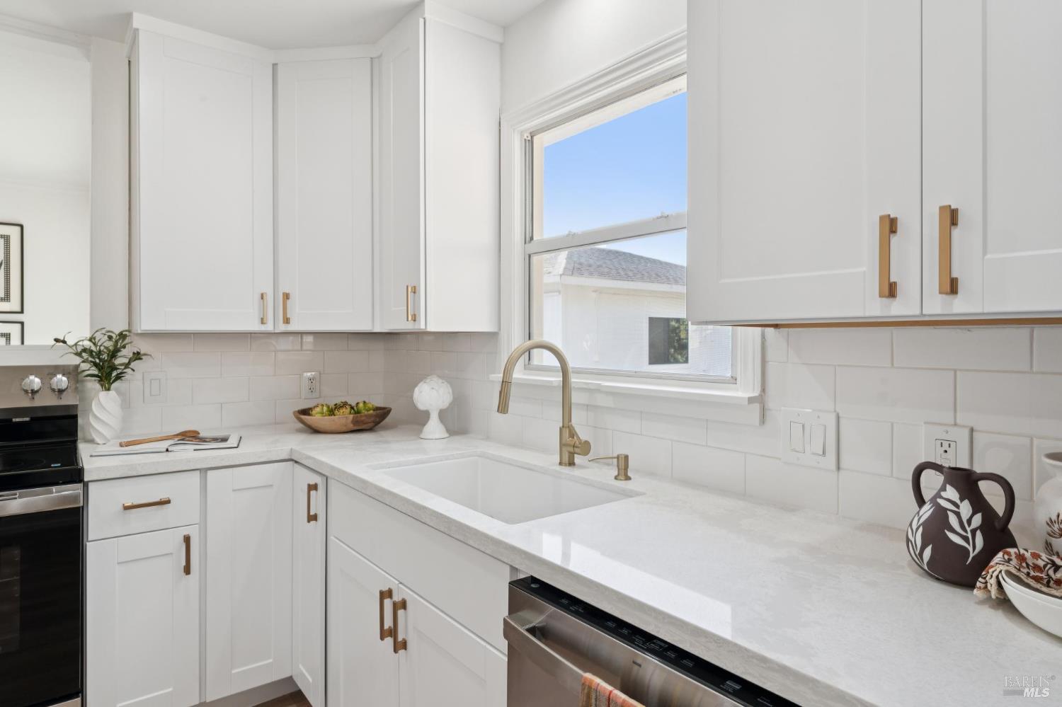 1825 Robin Hood Lane Santa Rosa CA 95405