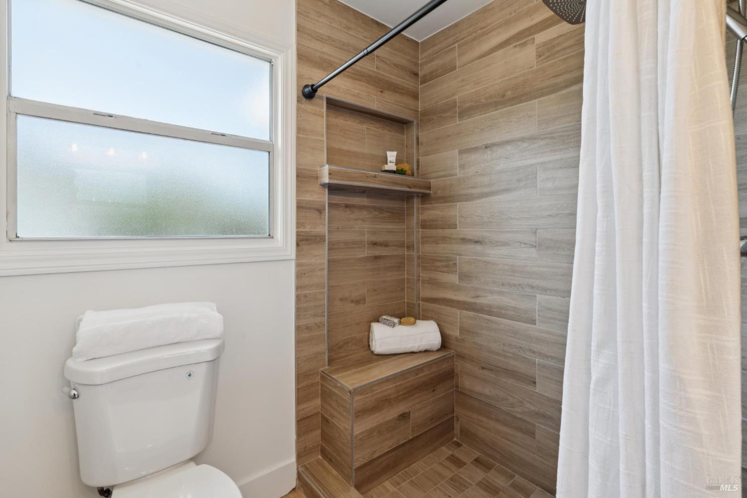 1825 Robin Hood Lane Santa Rosa CA 95405