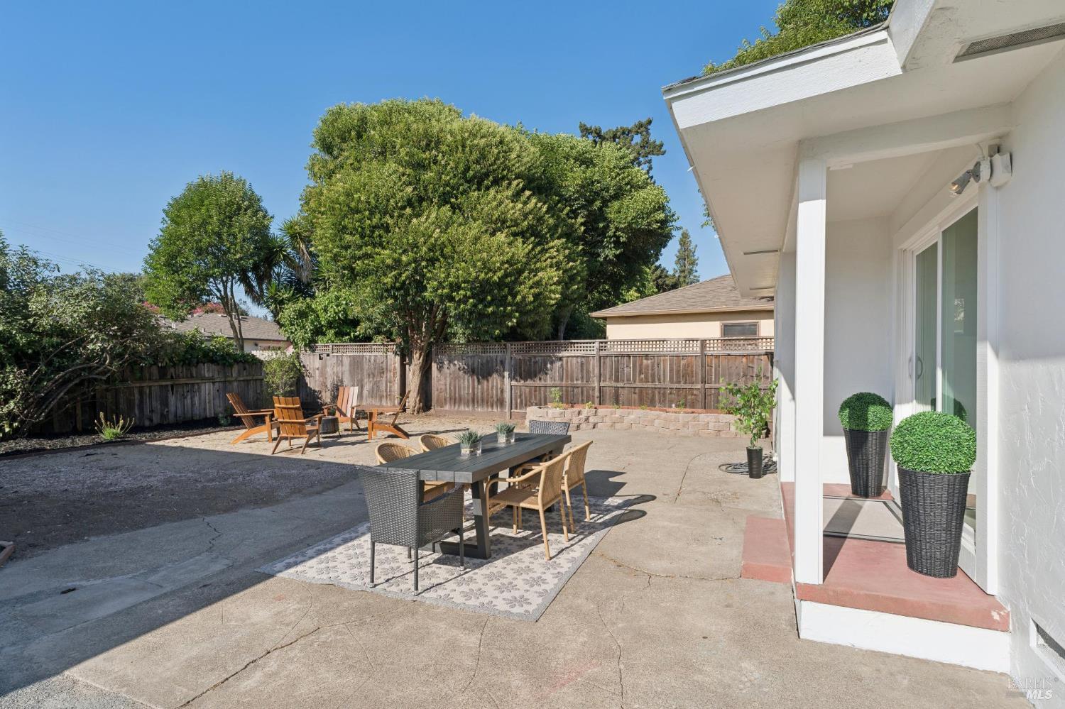 1825 Robin Hood Lane Santa Rosa CA 95405