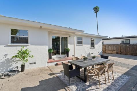 1825 Robin Hood Lane Santa Rosa CA 95405