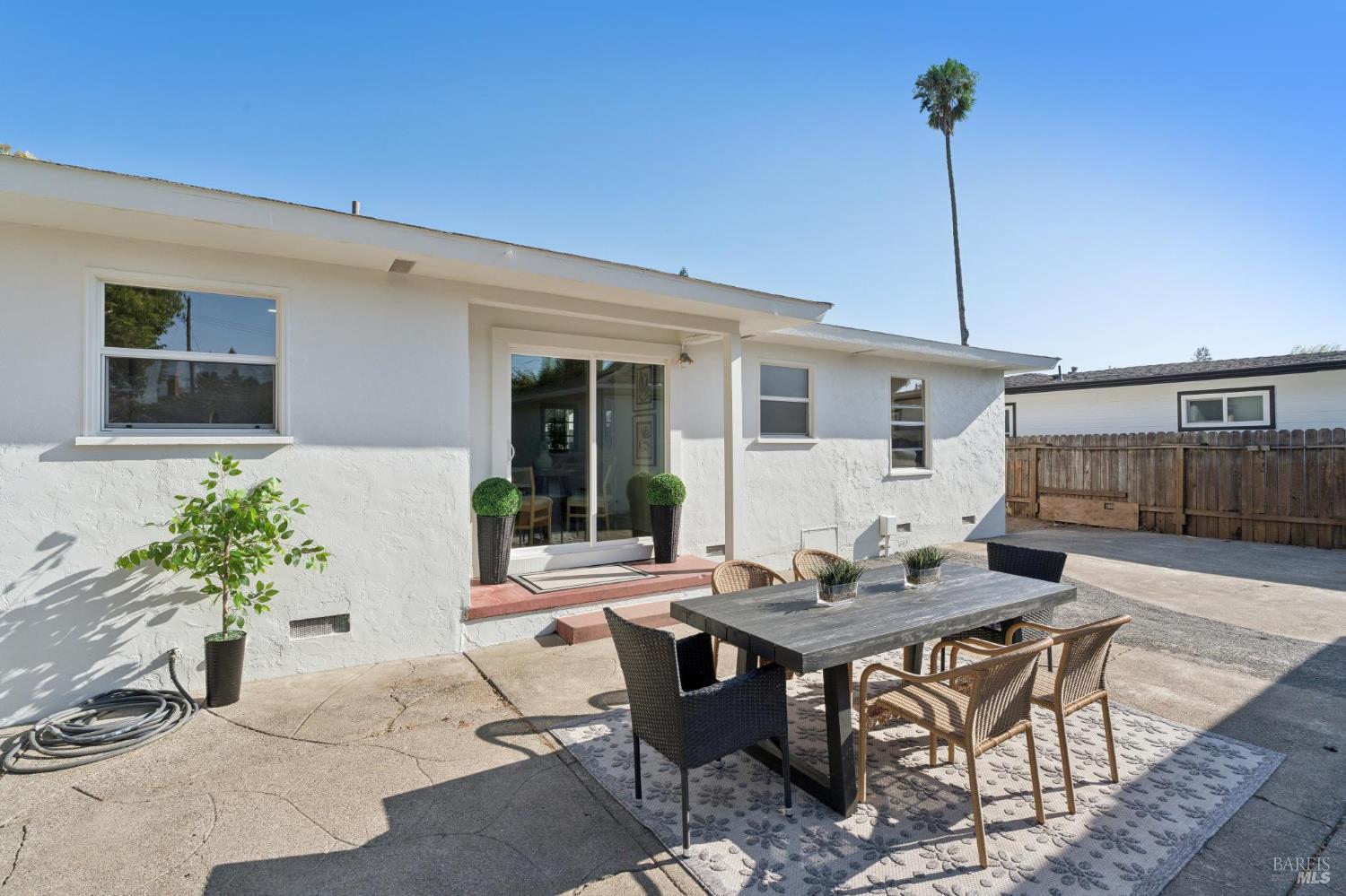 1825 Robin Hood Lane Santa Rosa CA 95405
