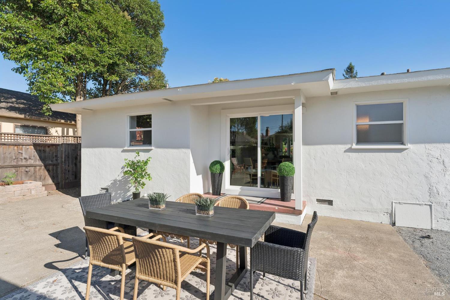 1825 Robin Hood Lane Santa Rosa CA 95405